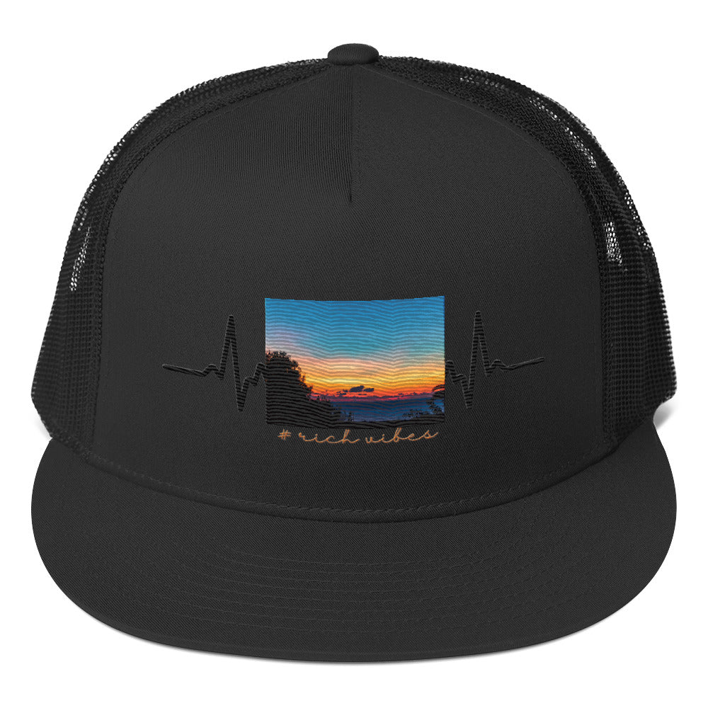 RV5 Rich Vibes Summer Sunset Pulse Black - Trucker Cap