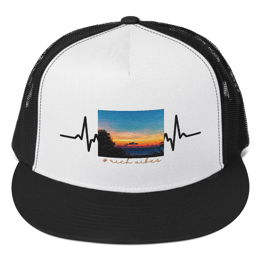 RV5 Rich Vibes Summer Sunset Pulse Black - Trucker Cap