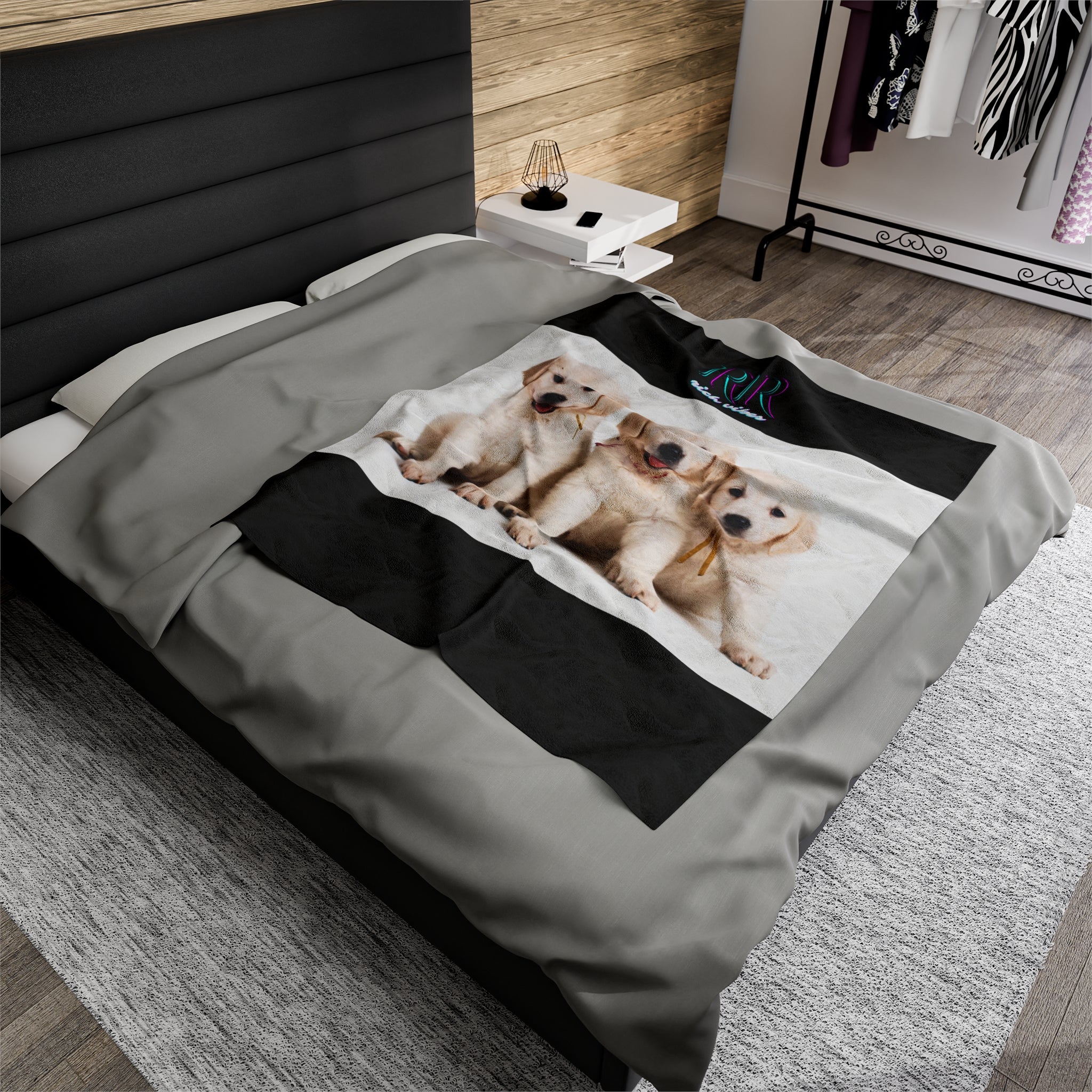 Rich Vibes RR Three White Retriever Pups - Velveteen Plush Blanket Black