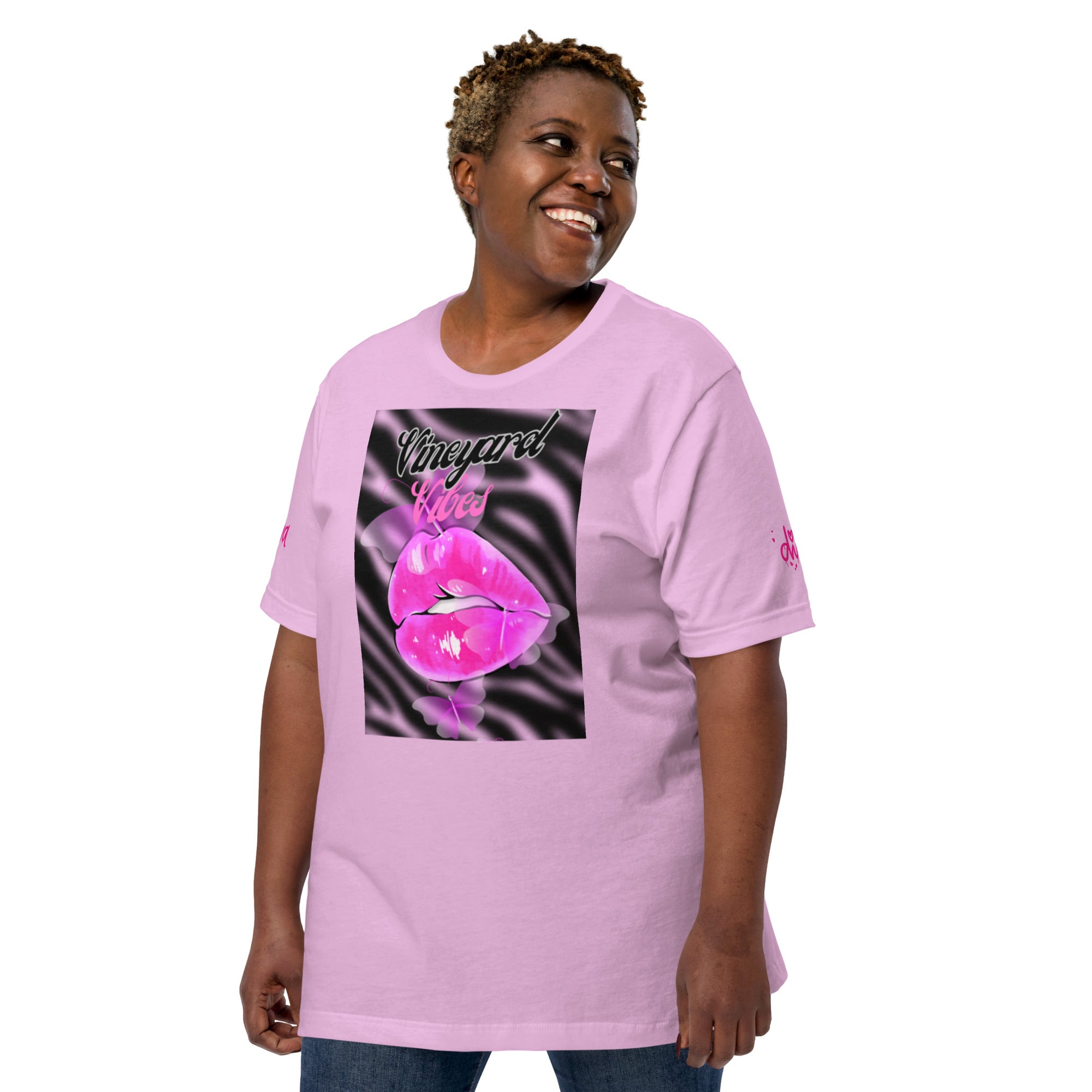 Vineyard Vibes Pink Print Diva Kiss - Unisex t-shirt Lilac