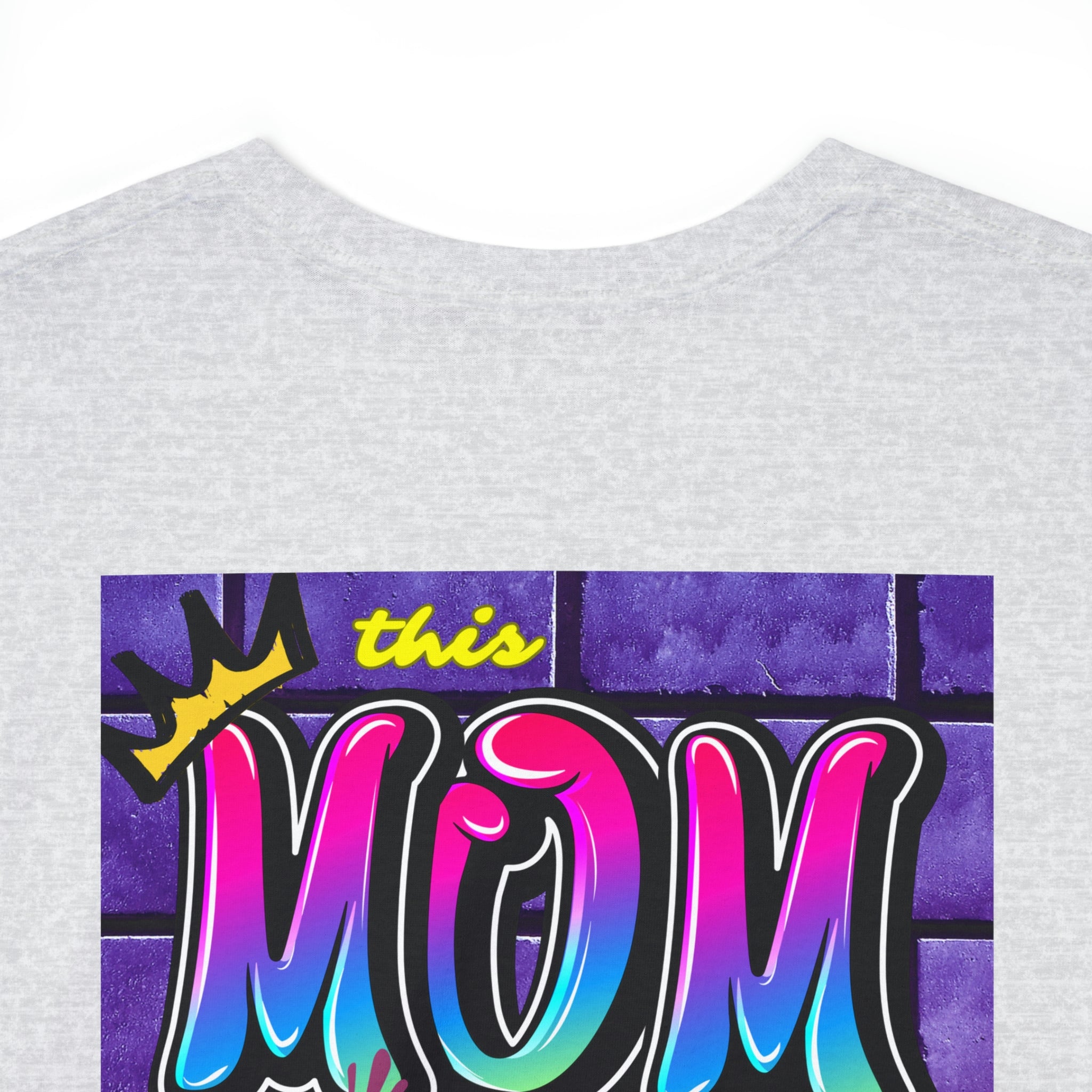 This MOM IS DA DOMB - 90s Retro - Heavy T-Shirt